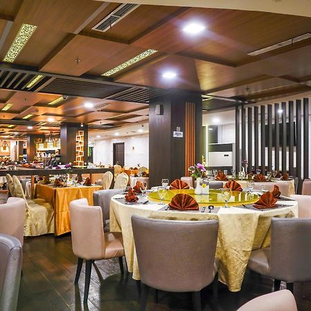 Nagoya Hill Hotel Batam Екстер'єр фото