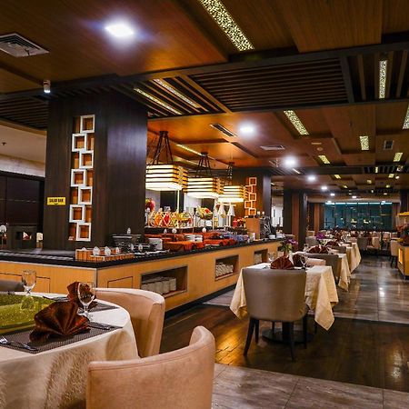 Nagoya Hill Hotel Batam Екстер'єр фото