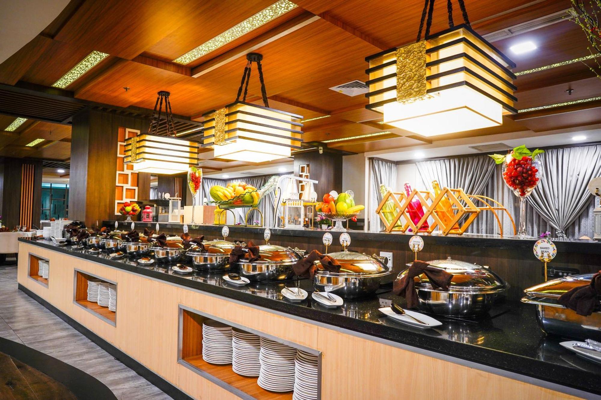Nagoya Hill Hotel Batam Екстер'єр фото