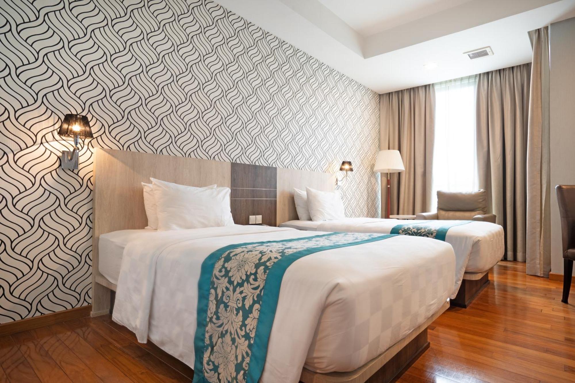 Nagoya Hill Hotel Batam Екстер'єр фото