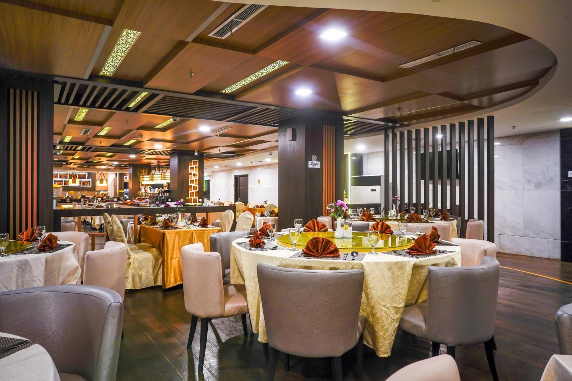 Nagoya Hill Hotel Batam Екстер'єр фото