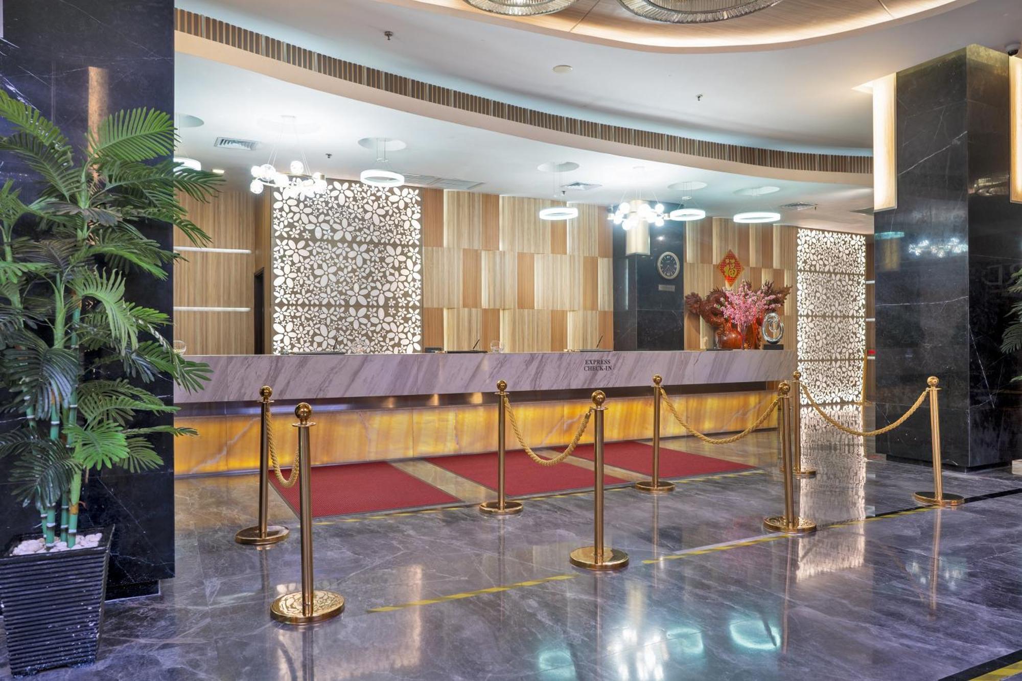 Nagoya Hill Hotel Batam Екстер'єр фото