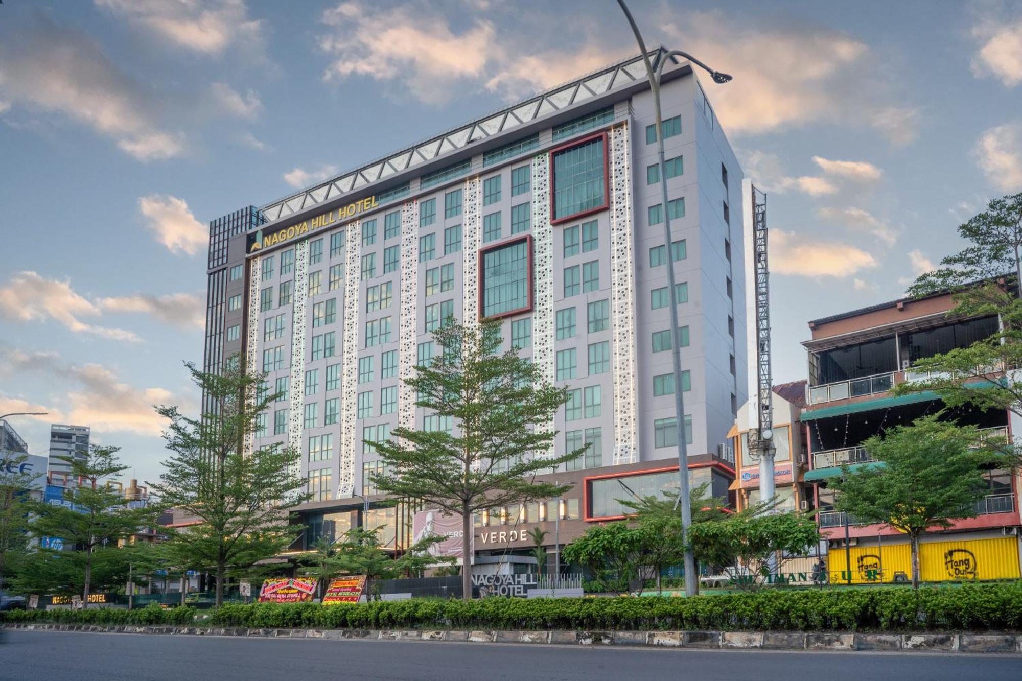Nagoya Hill Hotel Batam Екстер'єр фото