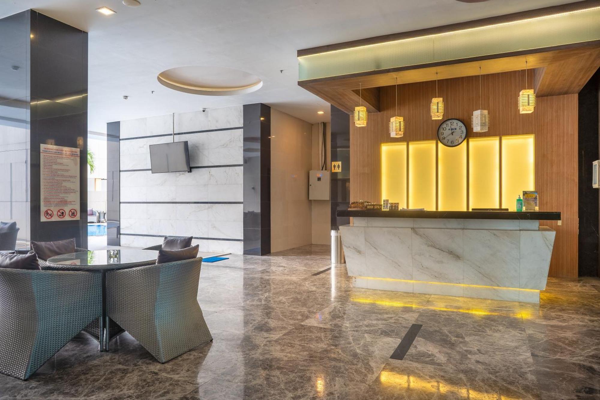 Nagoya Hill Hotel Batam Екстер'єр фото