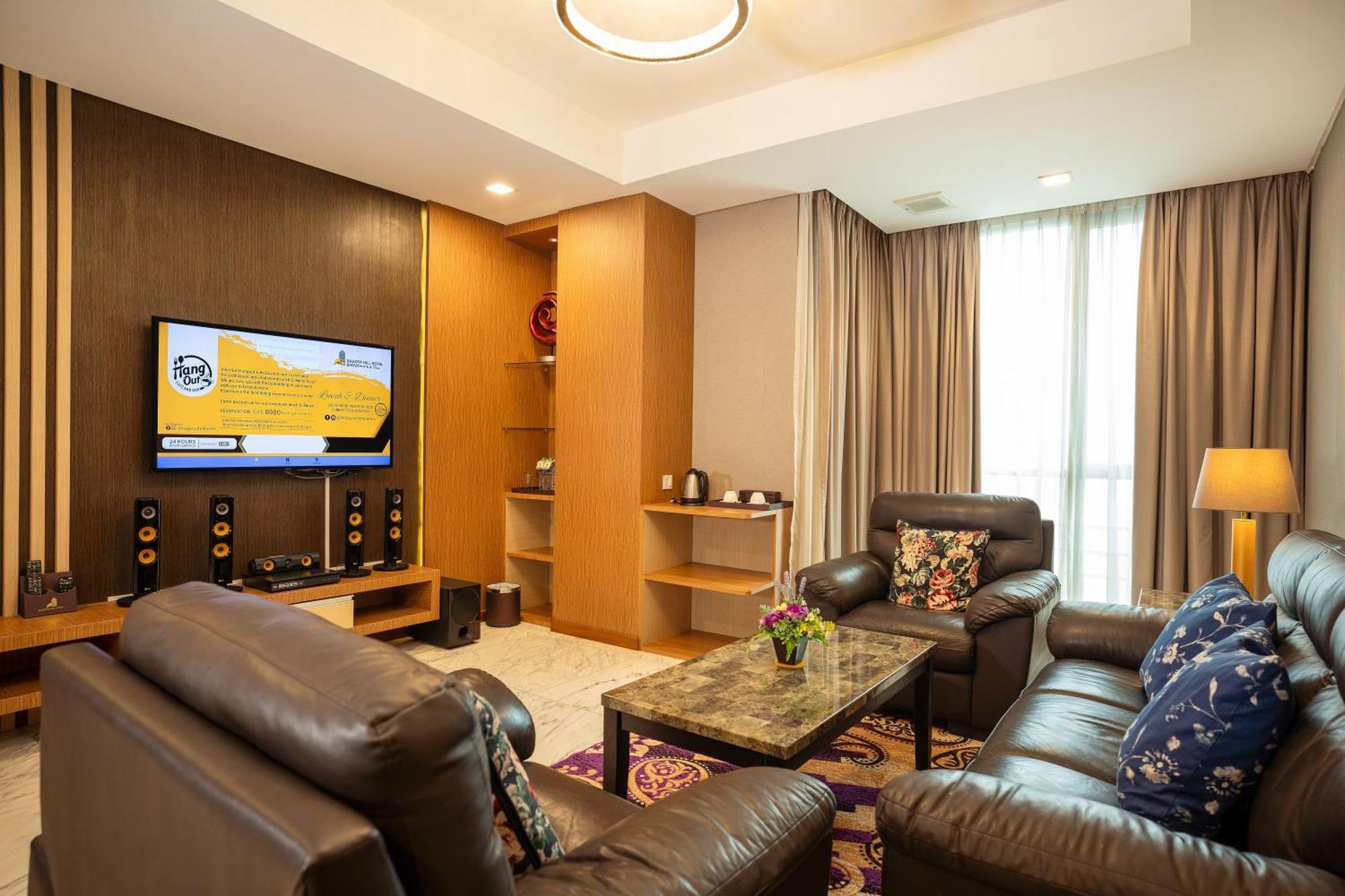 Nagoya Hill Hotel Batam Екстер'єр фото
