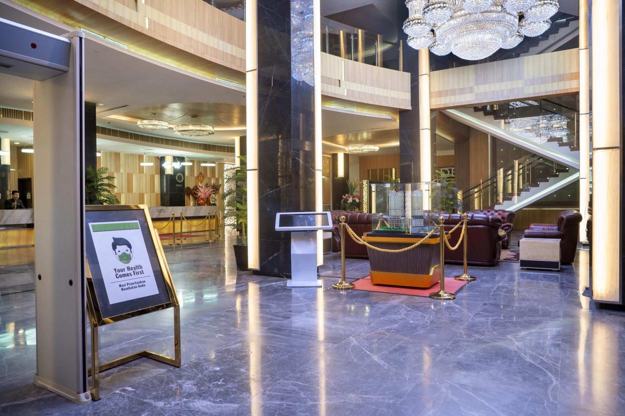 Nagoya Hill Hotel Batam Екстер'єр фото