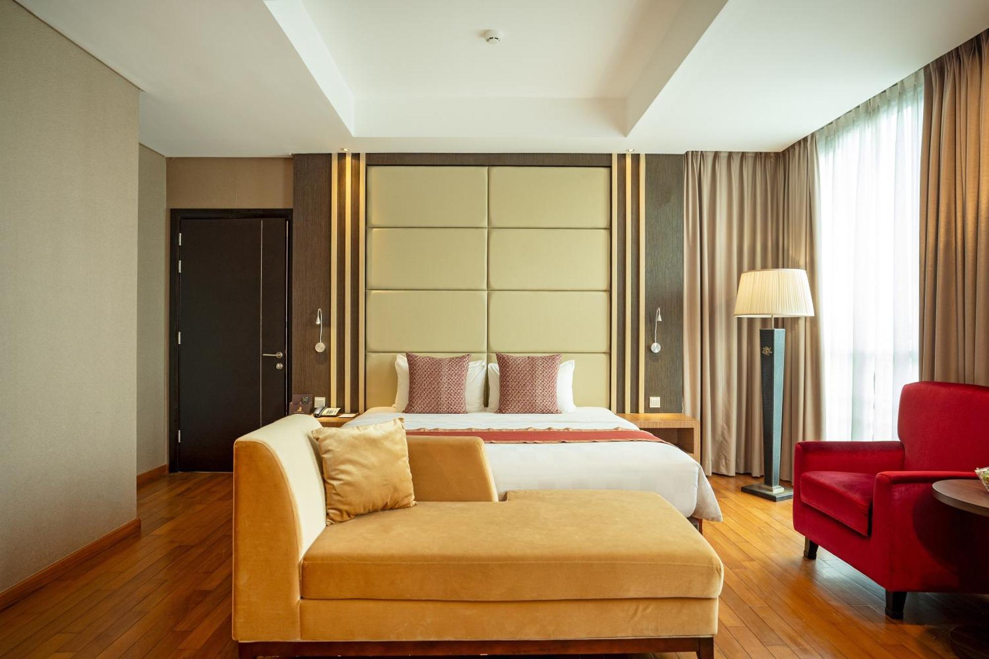 Nagoya Hill Hotel Batam Екстер'єр фото
