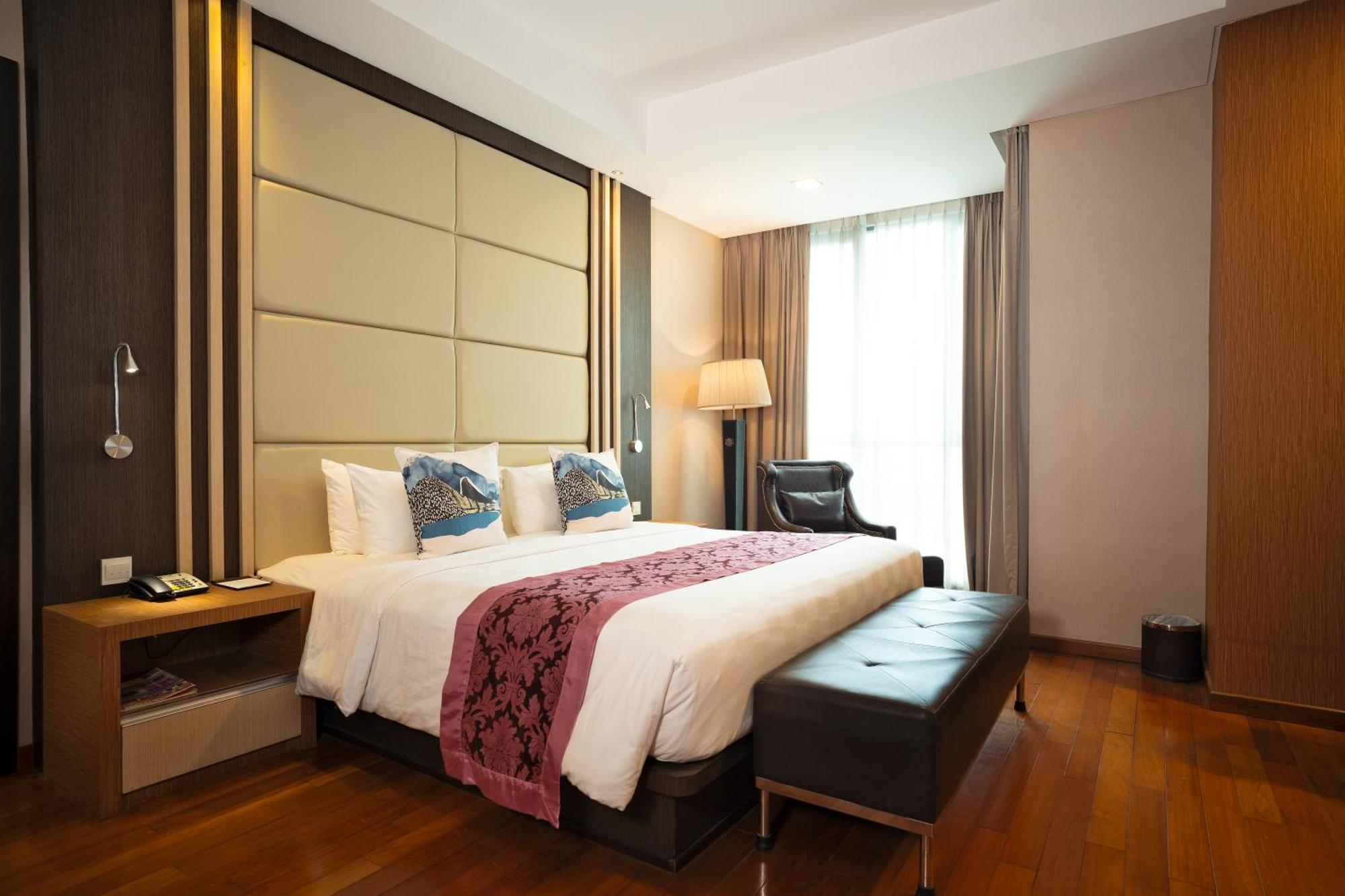 Nagoya Hill Hotel Batam Екстер'єр фото