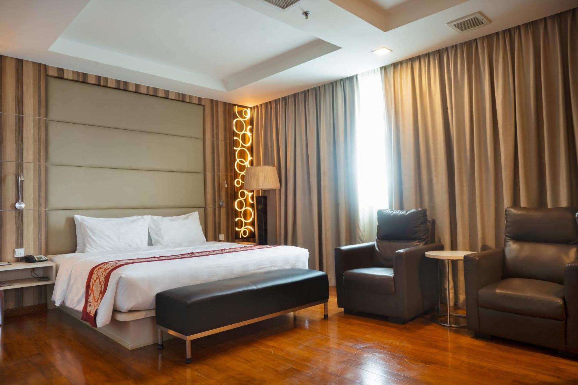 Nagoya Hill Hotel Batam Екстер'єр фото
