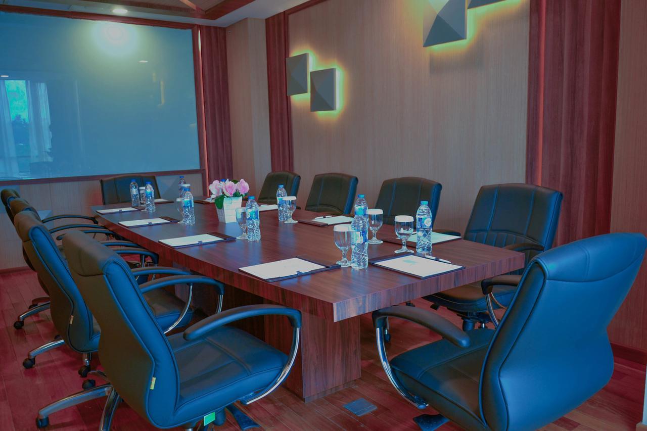 Nagoya Hill Hotel Batam Екстер'єр фото