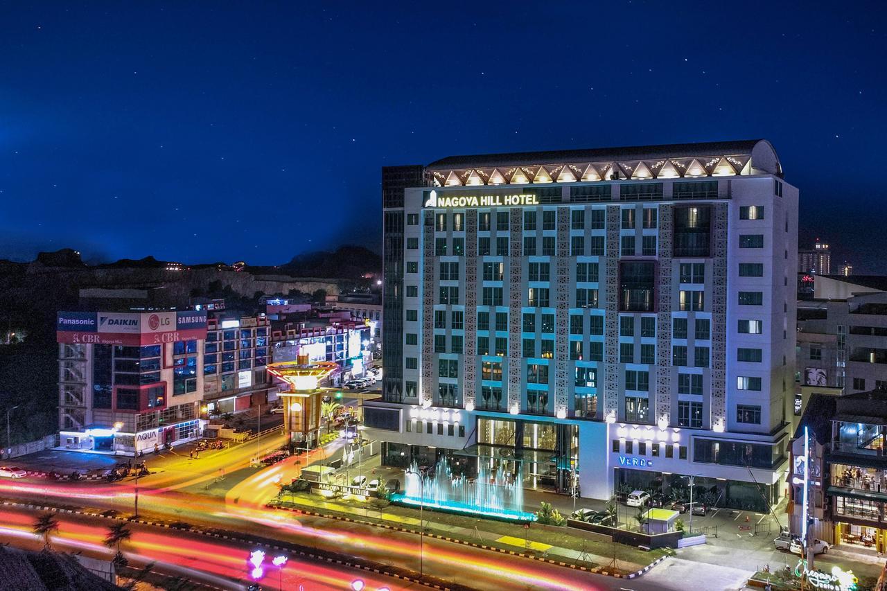 Nagoya Hill Hotel Batam Екстер'єр фото