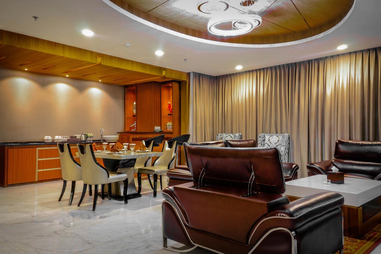 Nagoya Hill Hotel Batam Екстер'єр фото