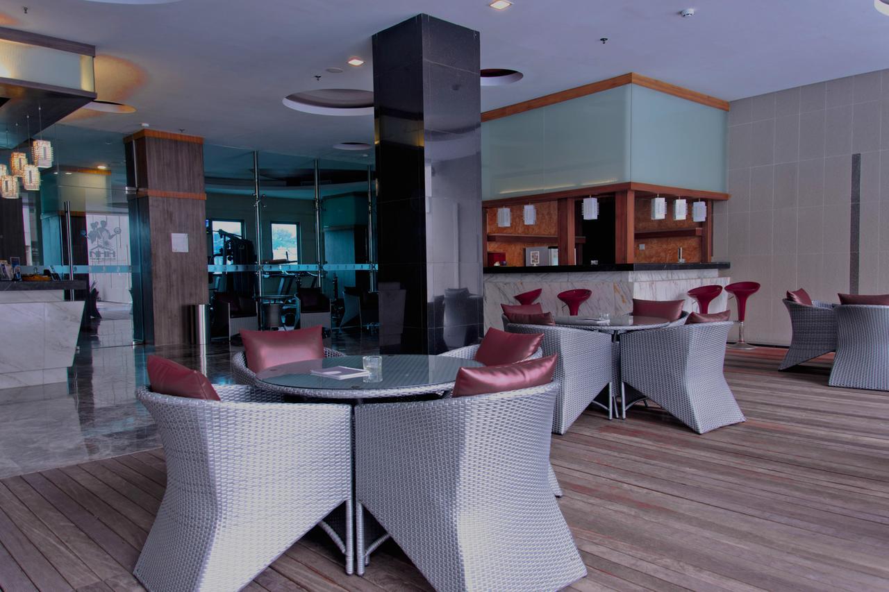 Nagoya Hill Hotel Batam Екстер'єр фото
