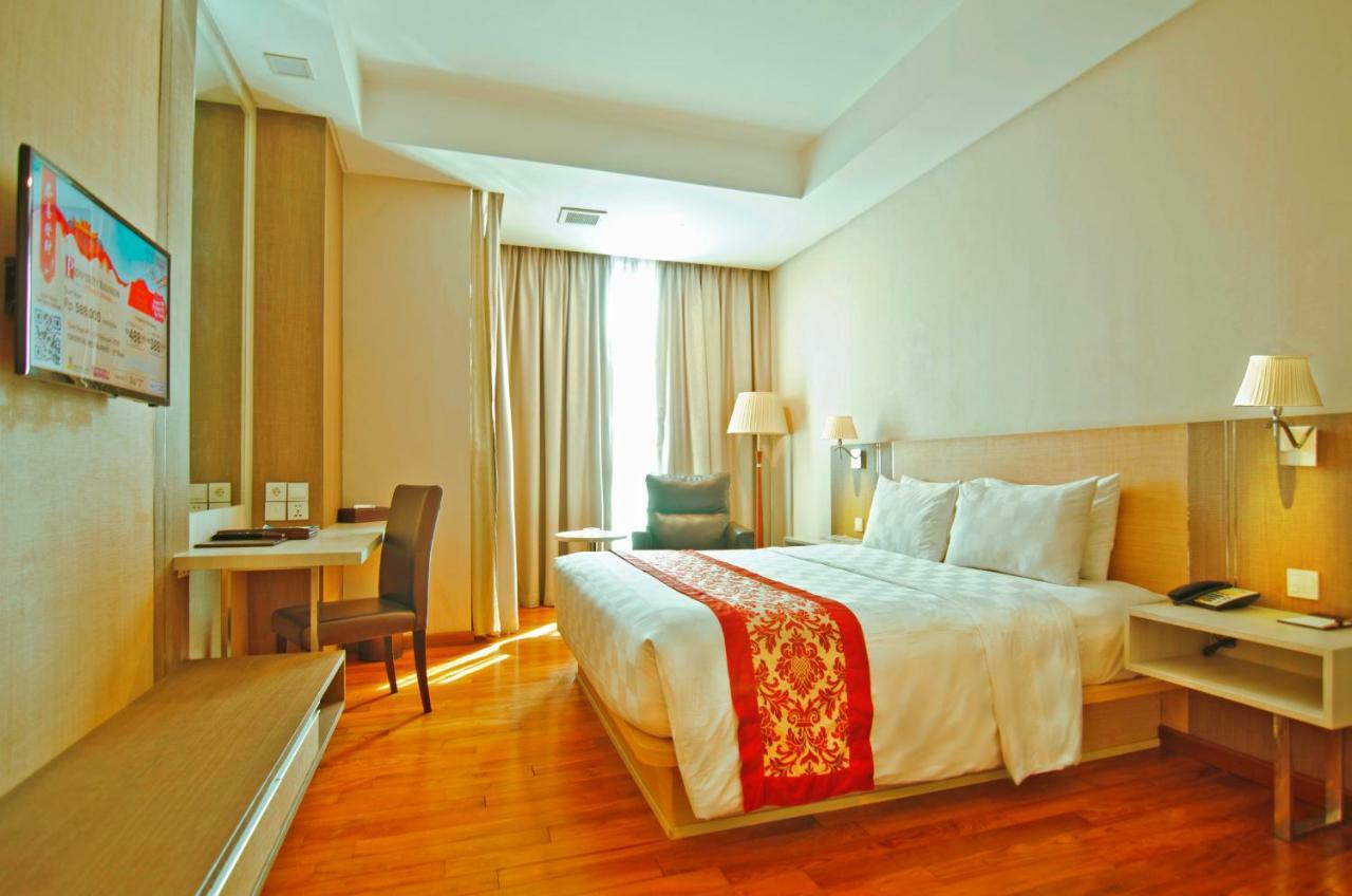 Nagoya Hill Hotel Batam Екстер'єр фото