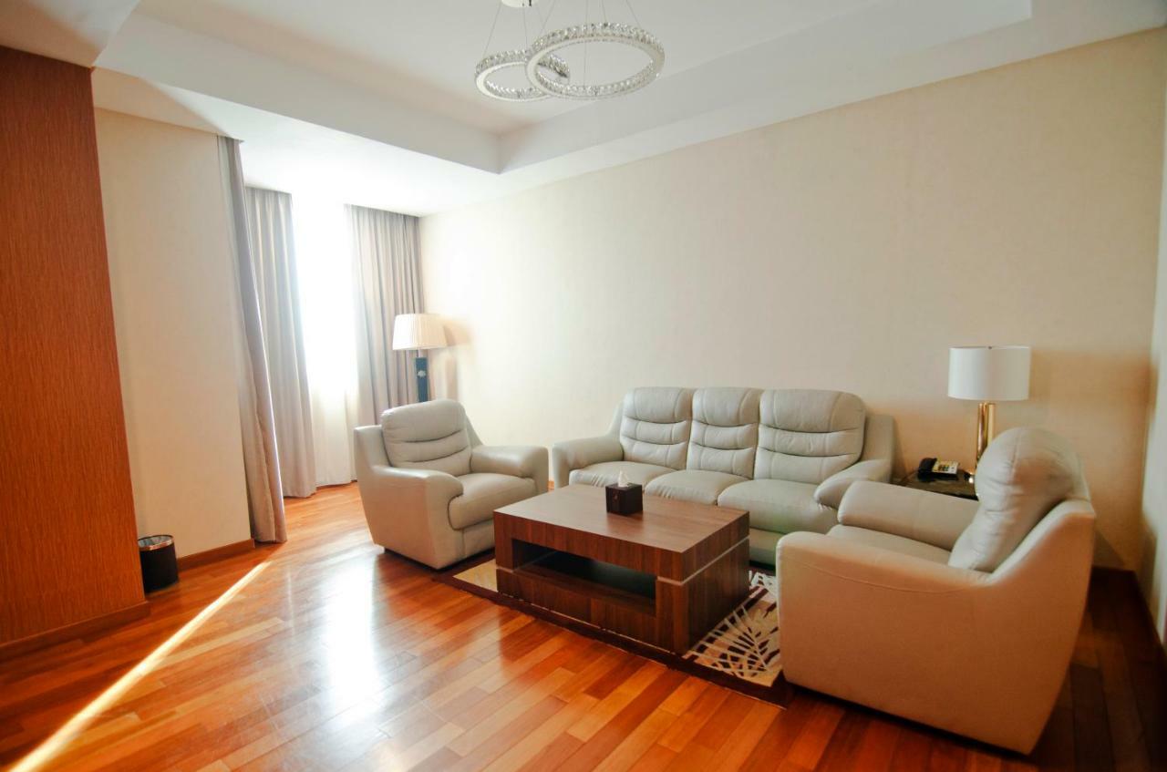 Nagoya Hill Hotel Batam Екстер'єр фото